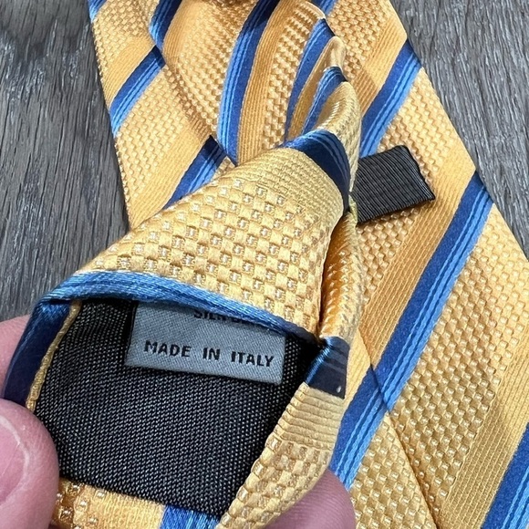 Canali Tie Made in Italy 100% Silk Yellow Navy Stripe Power Business Summer - Picture 6 of 11